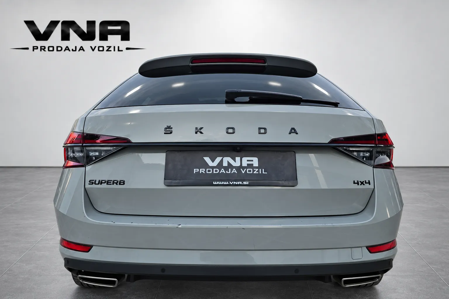 Zunanja slika - Škoda Superb - Combi 4x4 2.0 TSI Sportline DSG |VIRTUAL|WEBASTO| - 5