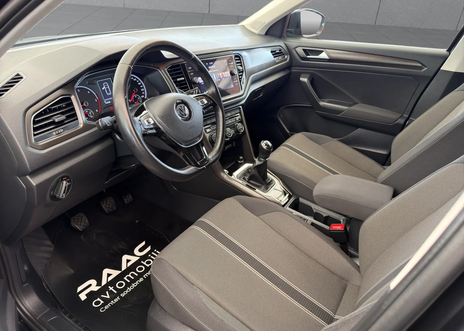 Zunanja slika - Volkswagen T-Roc - 1,6 TDI BMT - 6