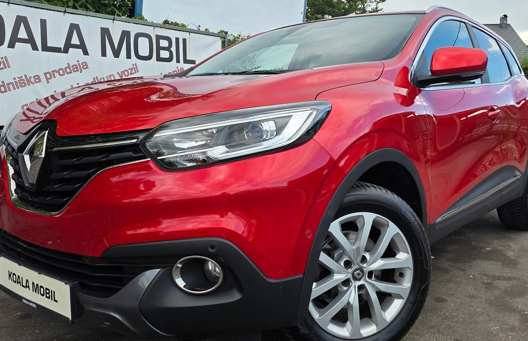 Zunanja slika - Renault Kadjar - dCi 110 BOSE LED-NAVI-KAMERA-NAVI-ALU-VIRUTAL - 1