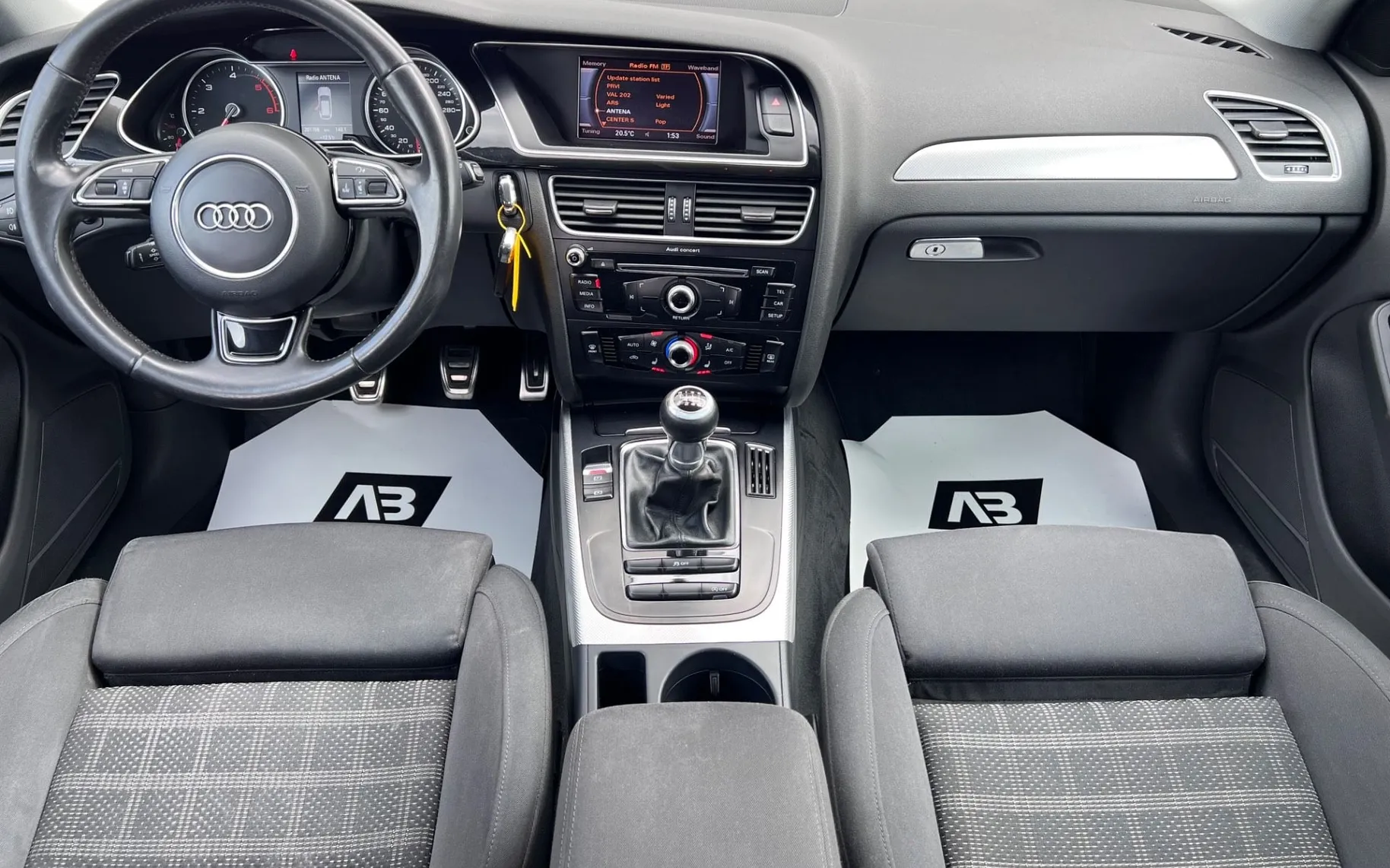 Notranja slika - Audi A4 Avant - 2.0 TDI S-LINE+Style Sport 110  150 +ACC+AUTOHOLD. - 11