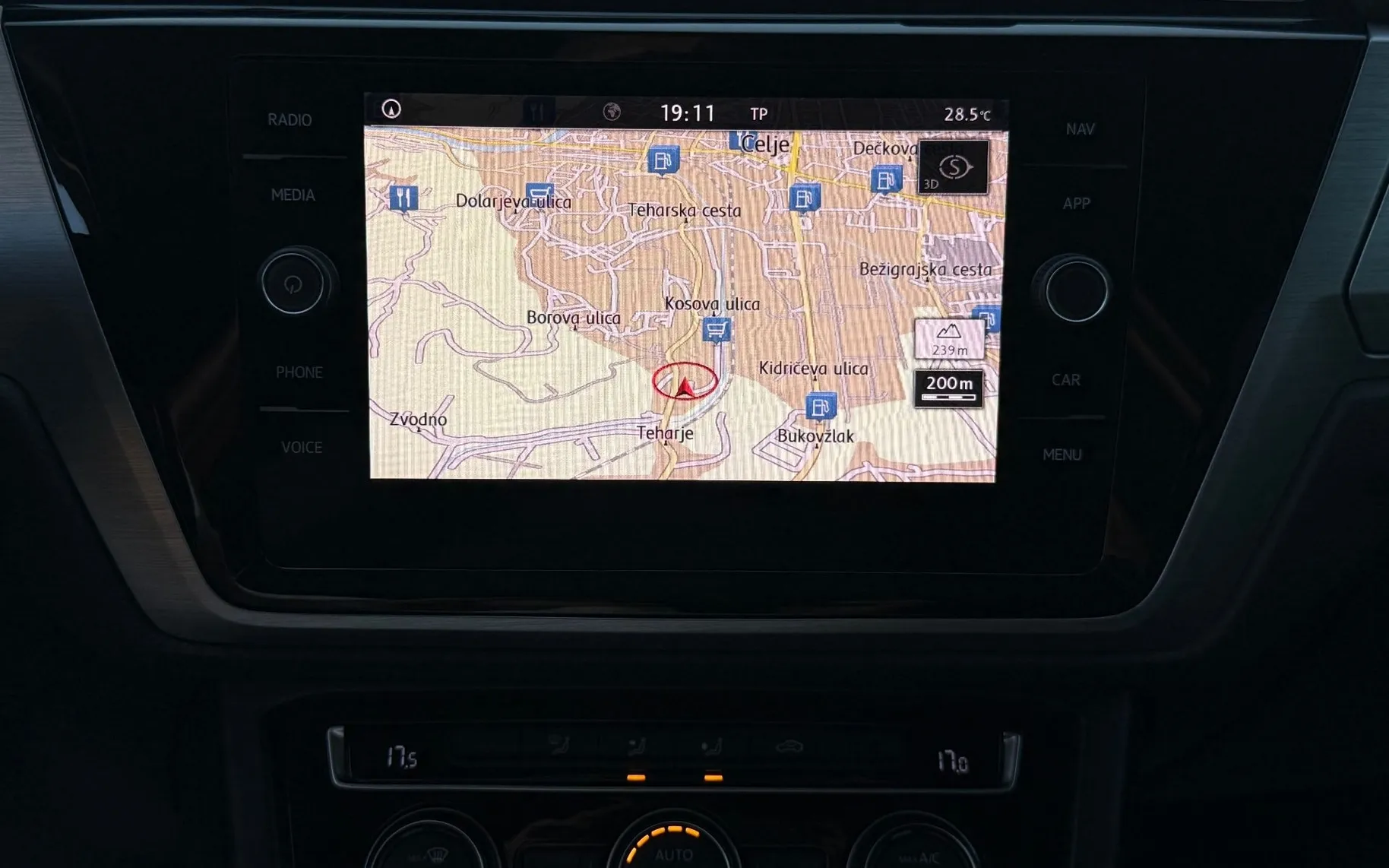 Notranja slika - Volkswagen Touran - 2.0 TDI-H LINE-FUL LED-LIZING ZA TUJCE-KEYLES- - 12