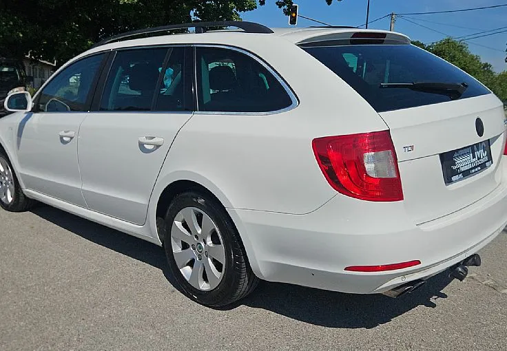 Zunanja slika - Škoda Superb - Combi 2.0 TDI 140ks °2-LASTNIK°  °TEMPOMAT° °PDC° - 7