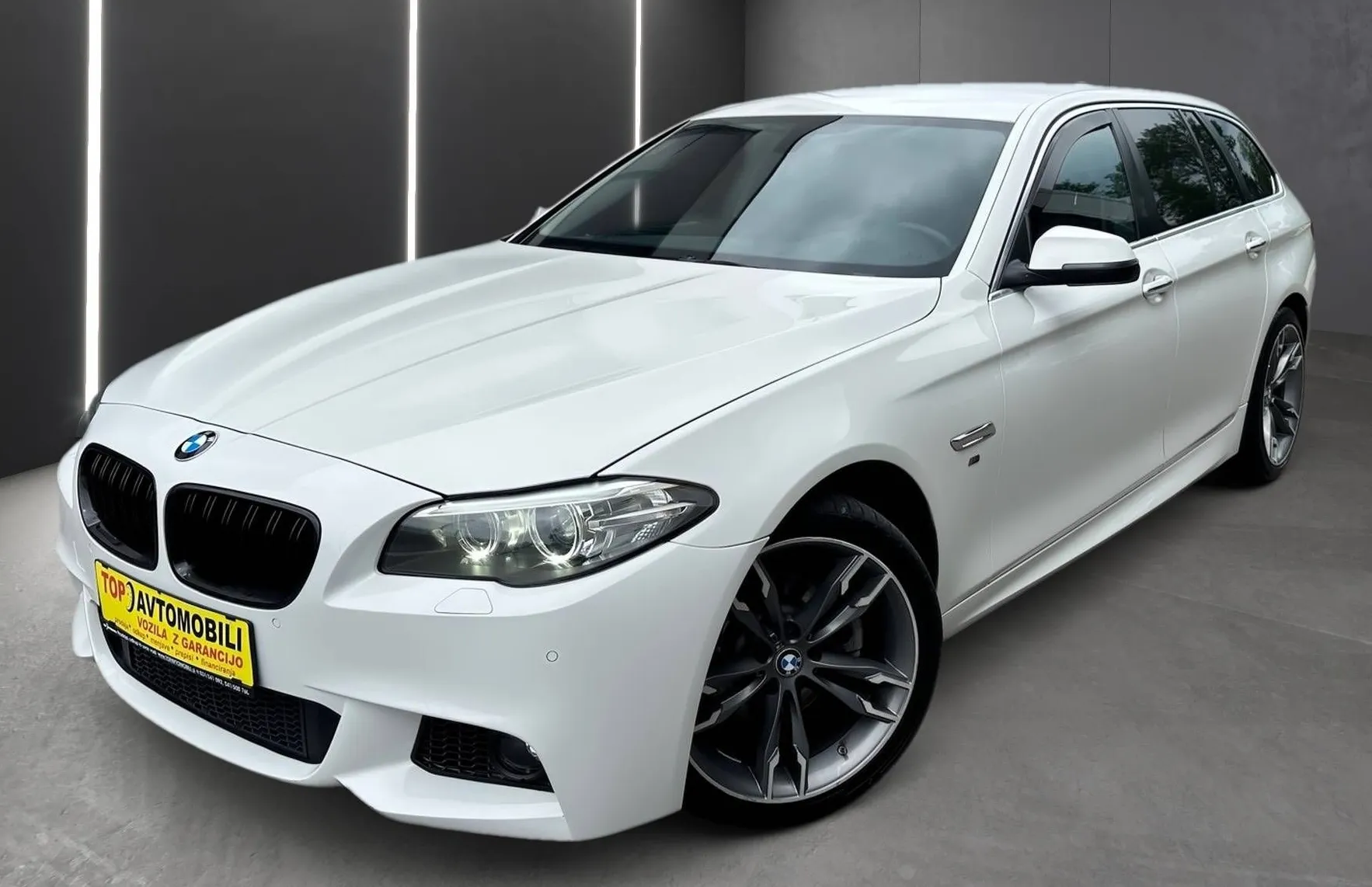 Zunanja slika - BMW Serija 5 - Touring: 520d M SPORT PAKET BI-XENON NAVI TEMP PDC HI-FI - 2
