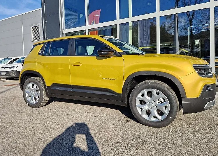 Zunanja slika - Jeep Avenger - 1.2 E-DCT6 MHEV 110 ALTITUDE + ZIMSKI BON - 1
