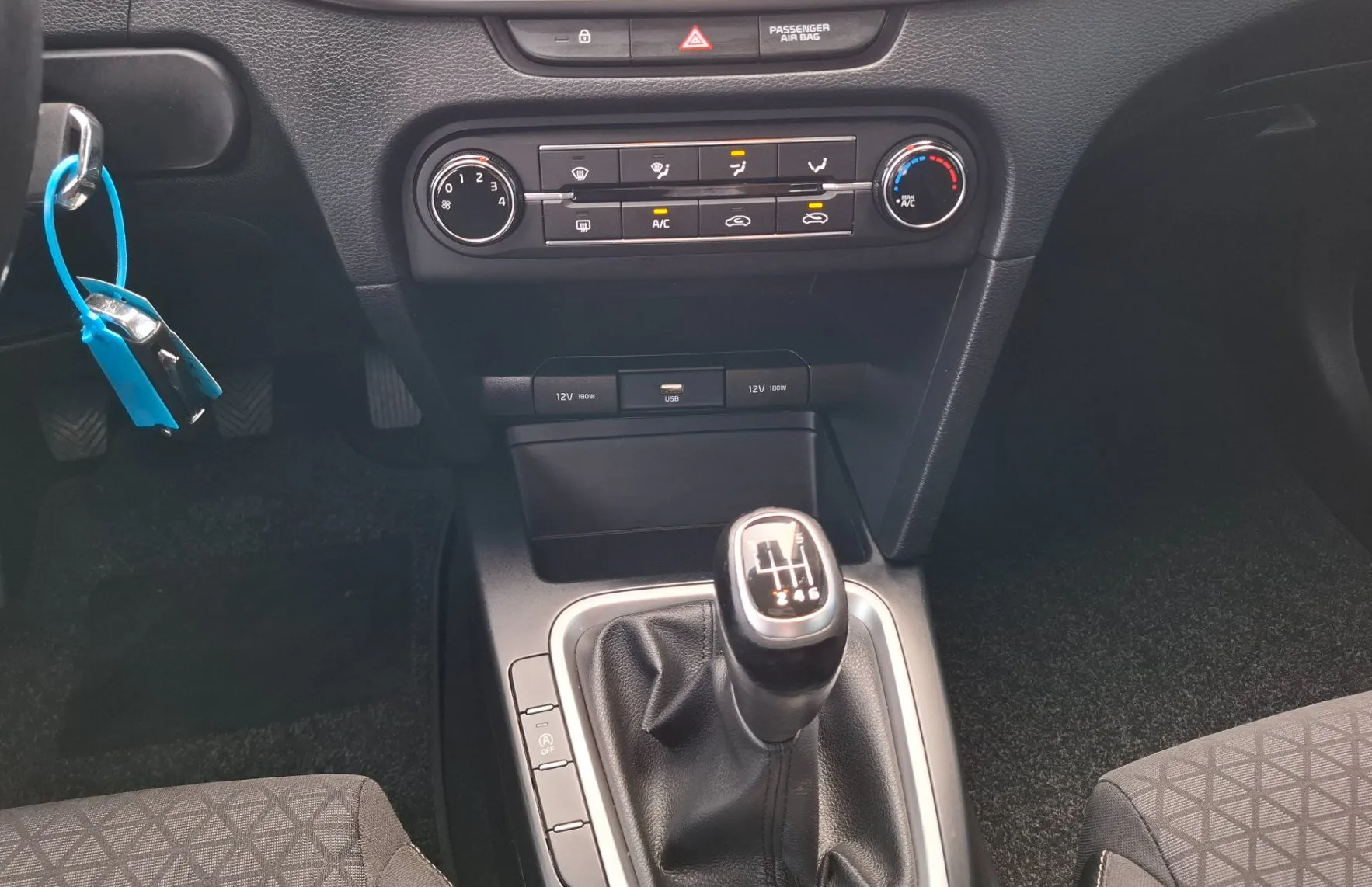 Zunanja slika - KIA XCeed - 1.0 T-GDi - SLOVENSKI - POTRJENA SERVISNA KNJIGA - 12