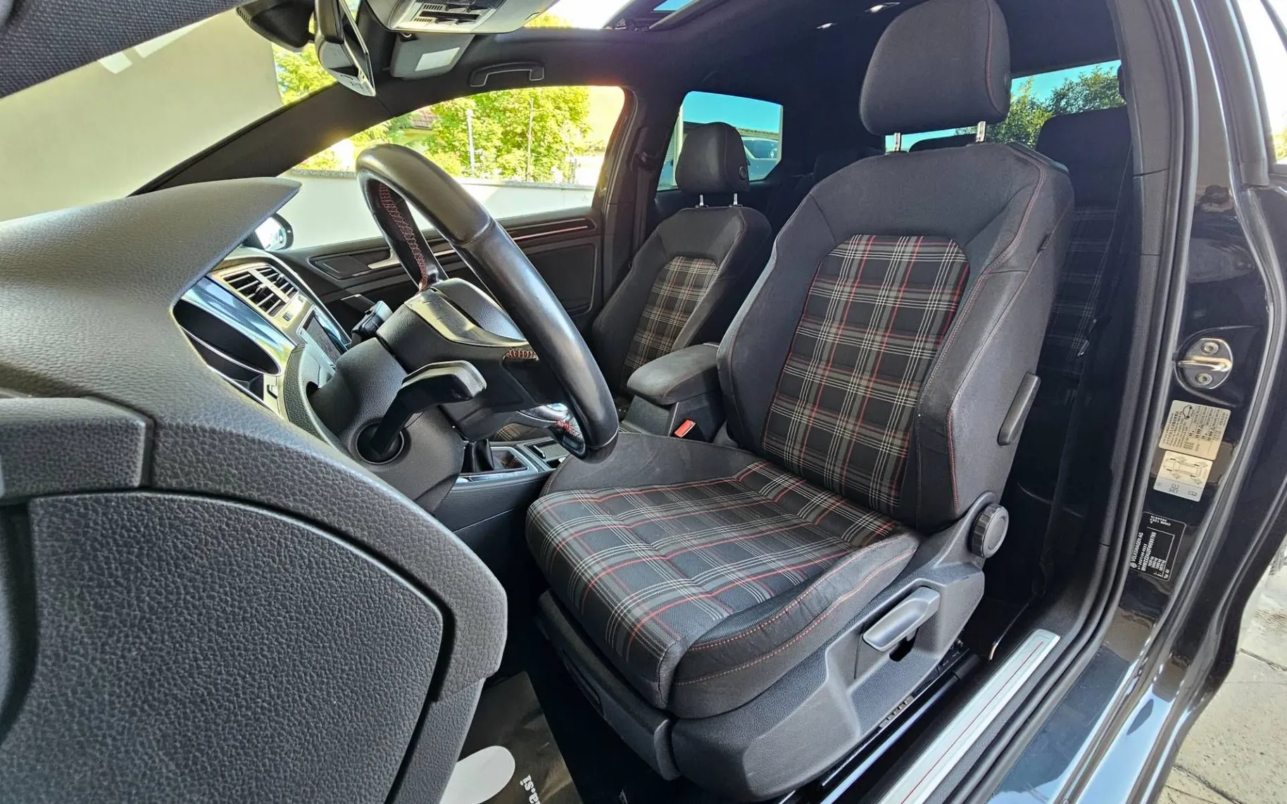 Notranja slika - Volkswagen Golf - 2.0 GTI |STAGE-3|AKRAPOVIC|R600|ECUTEK|EIBACH|A19| - 8
