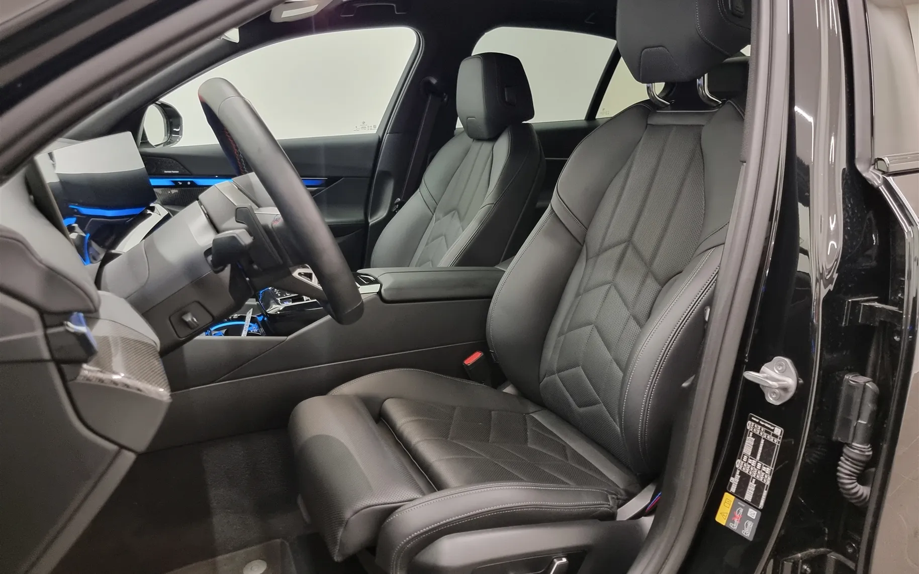 Zunanja slika - BMW i5 - M60 xDrive Limuzina - 17