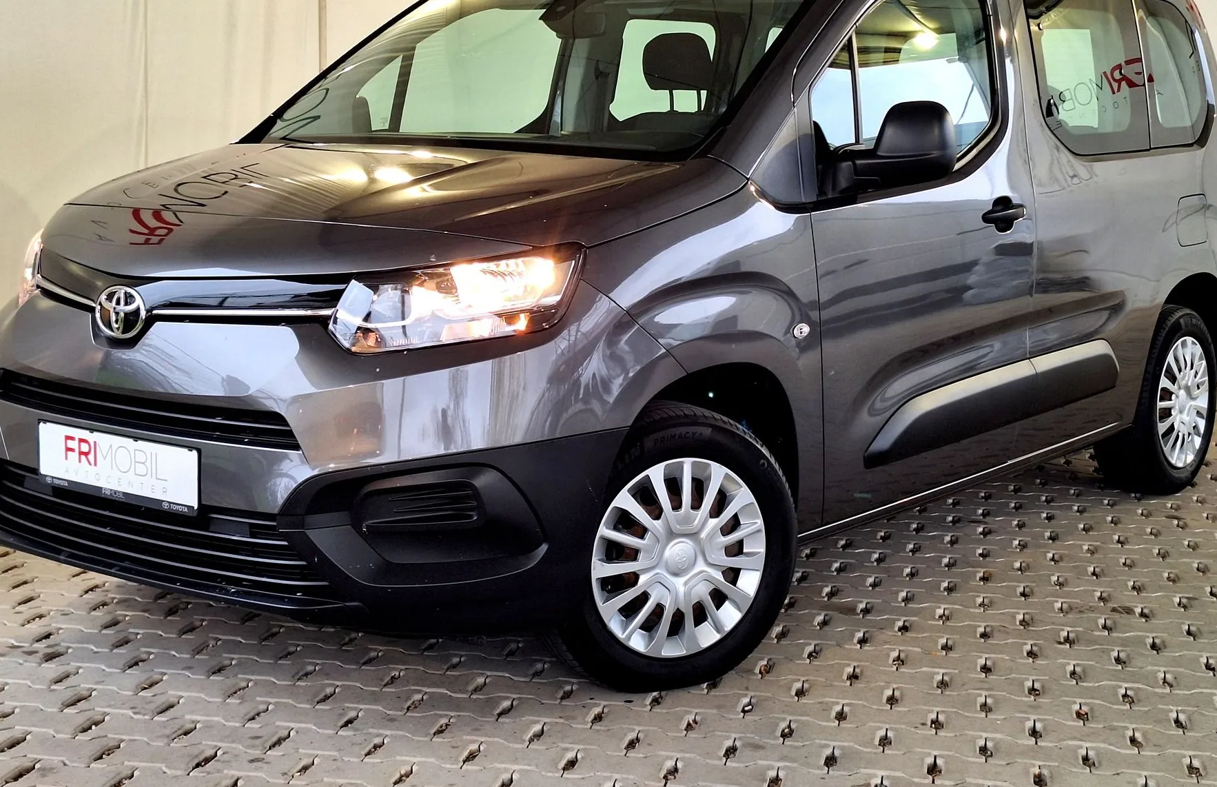 Zunanja slika - Toyota Proace - City Verso 1.2 Combi Compact MT 6 - 1