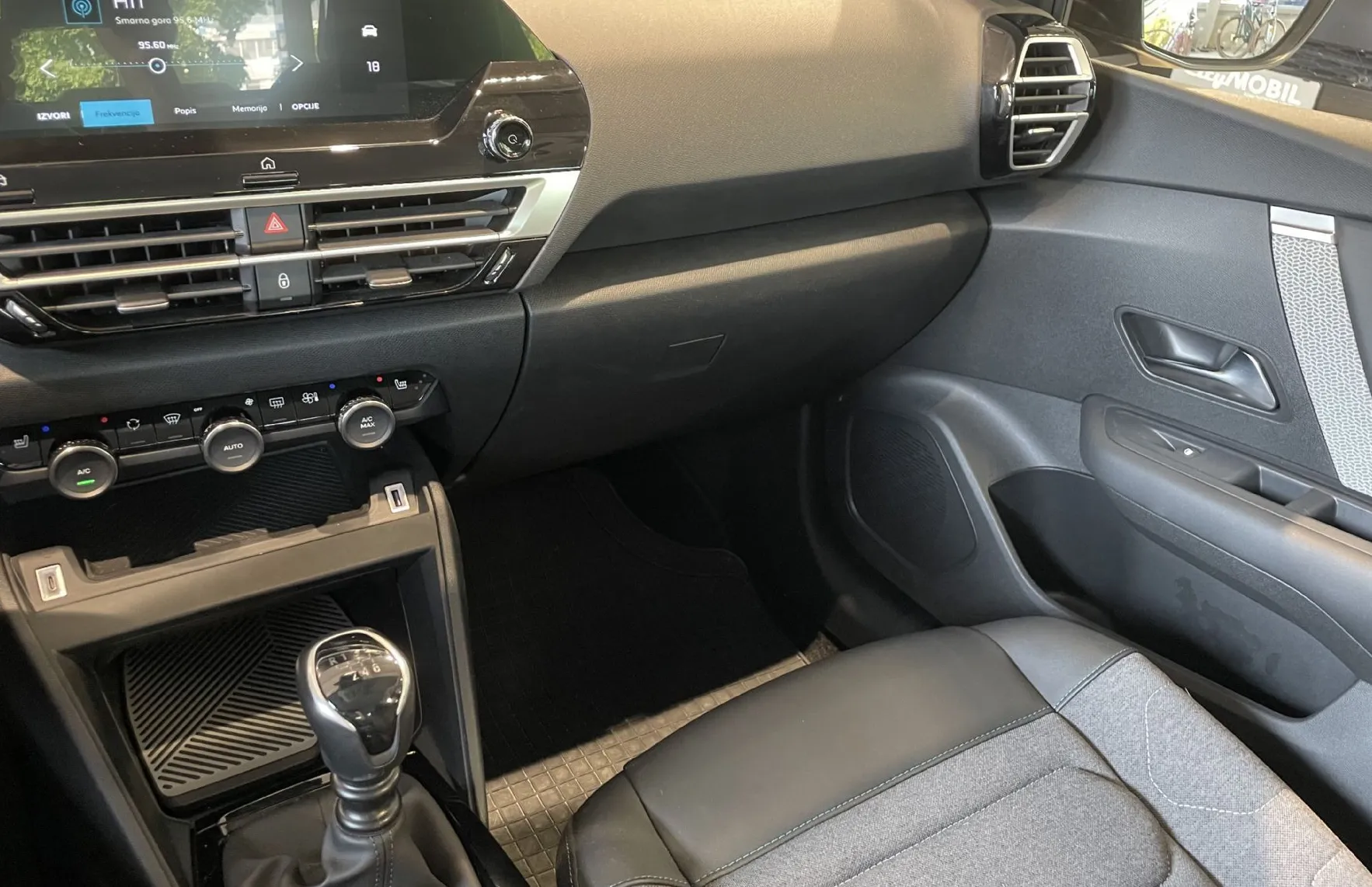 Zunanja slika - Citroën C4 X - 1.LASTNIK-TEMPOMAT-KAMERA-GRETJE SEDEŽEV - 8