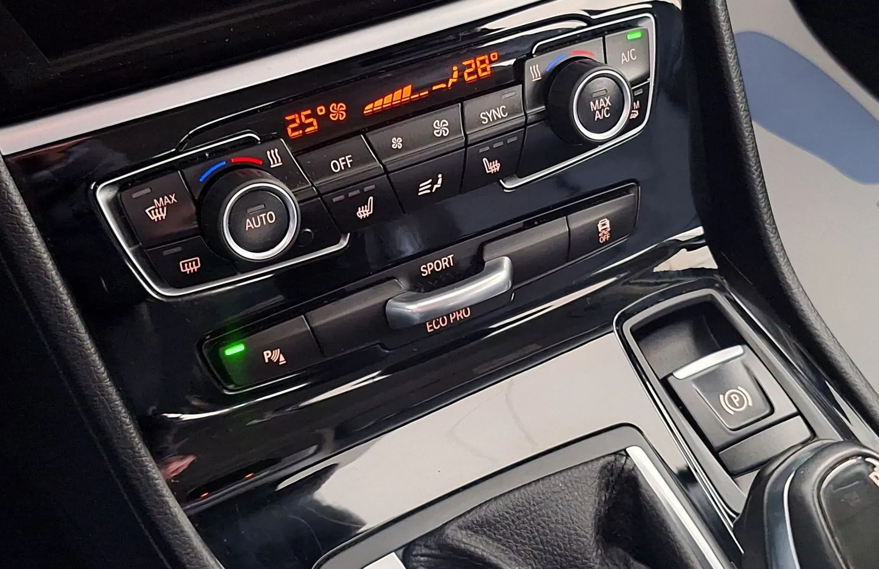 Zunanja slika - BMW Serija 2 - Active Tourer: 218d Luxury Line•GRETJE SEDEŽEV•HEAD UP•P - 17