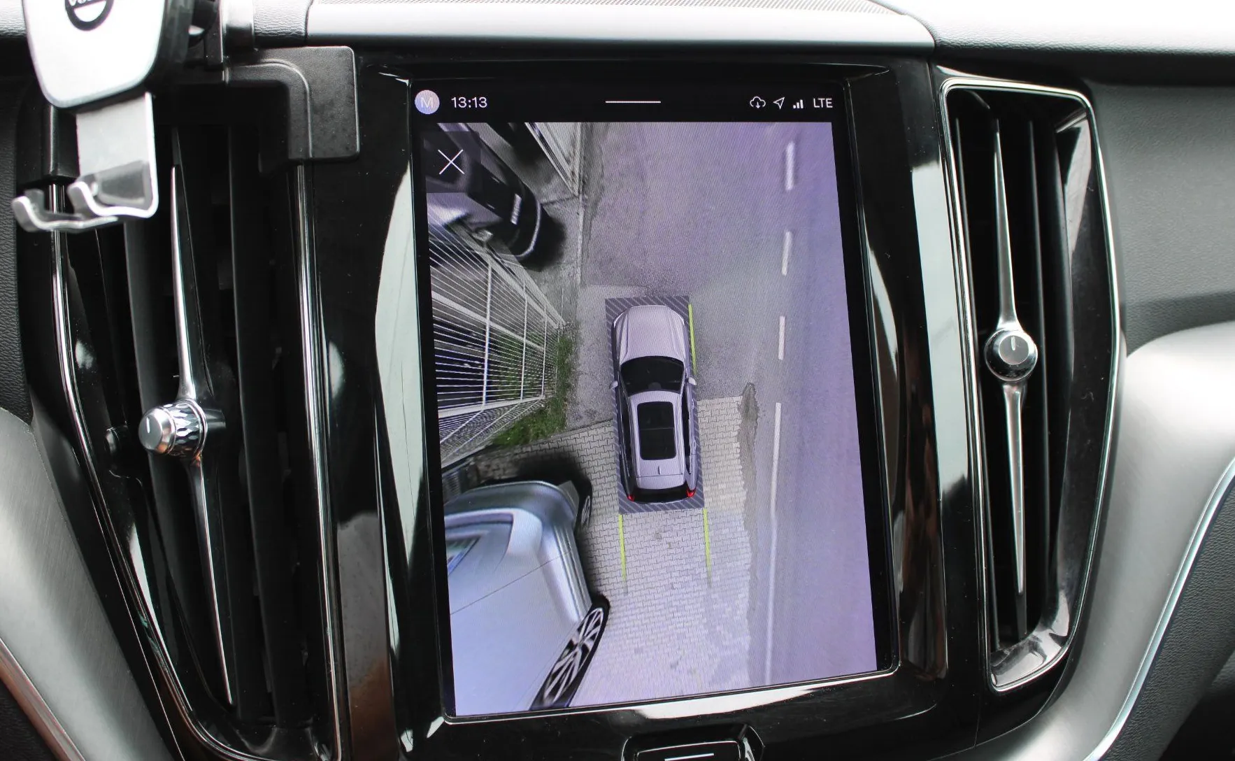 Zunanja slika - Volvo XC60 - B4D AWD Momentum Avt. - 17