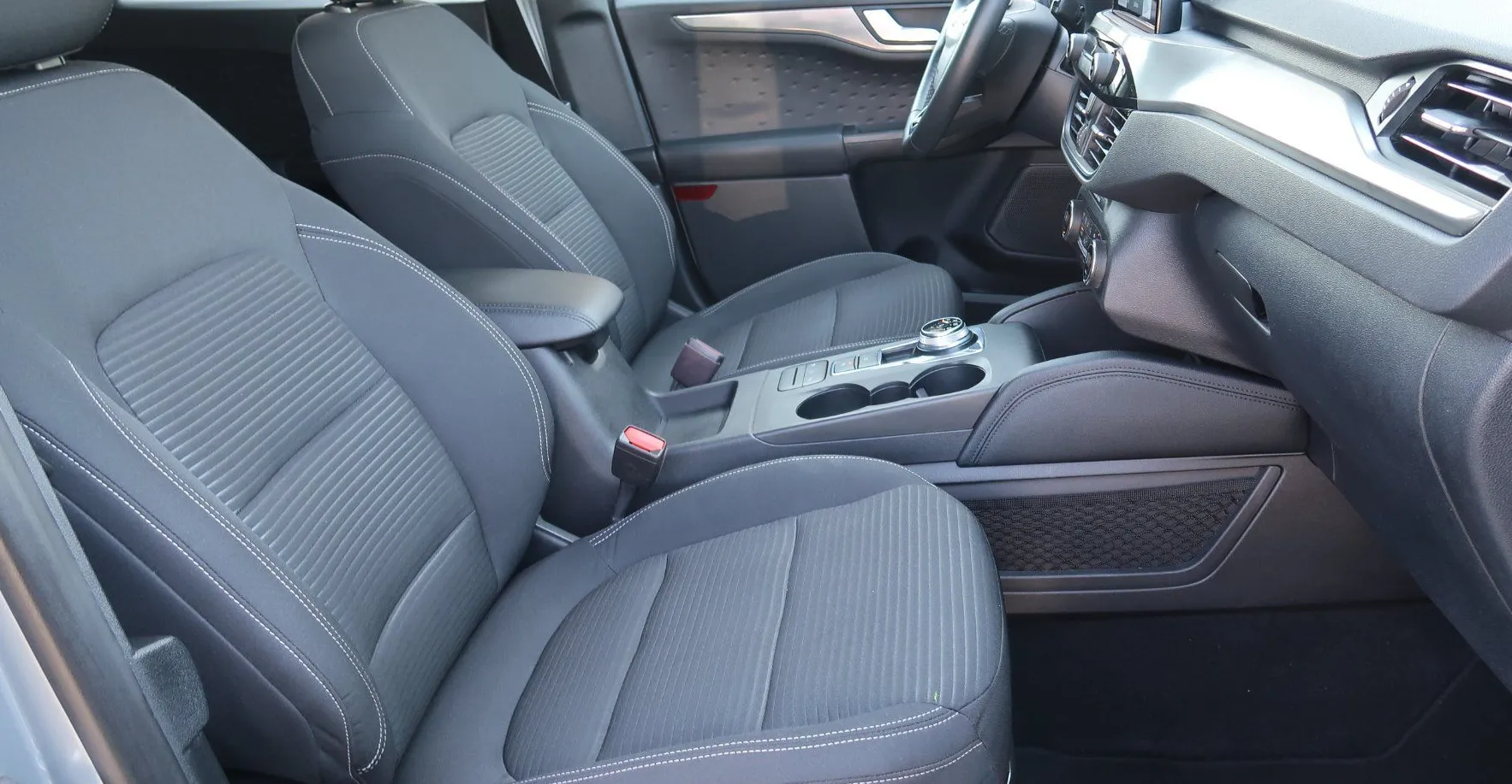 Zunanja slika - Ford Kuga - 1.5 TDCI Titanium Aut.-ALU-NAVI-PDC-LED - 12