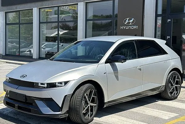 Zunanja slika - Hyundai Ioniq 5 - 168kW PREMIUM°°360 kamera°°Bose°°HUD - 2