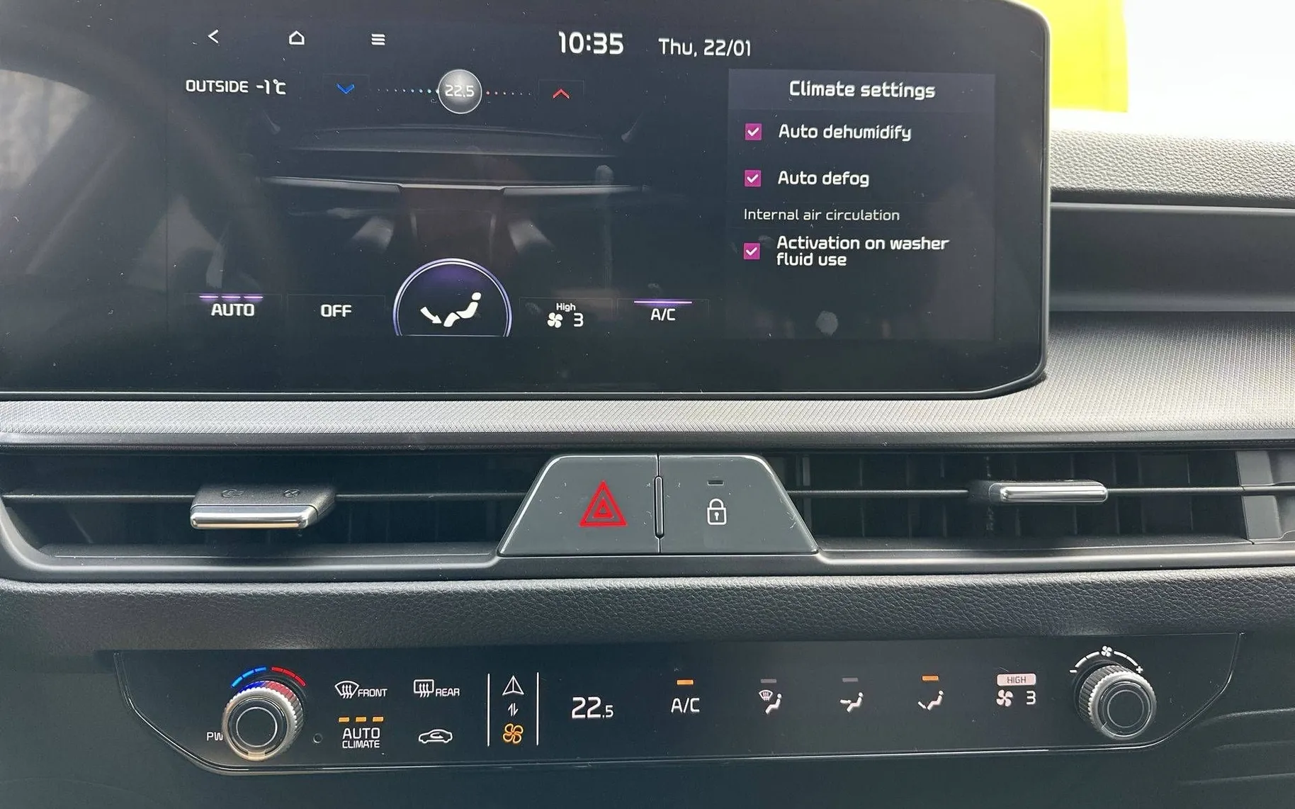 Notranja slika - KIA Stonic - 1.0 T-GDi EX Pulse M T... - 19