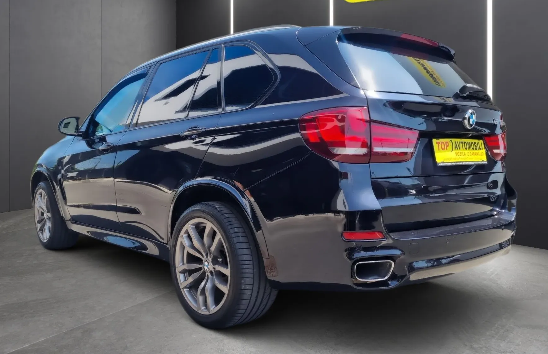 Zunanja slika - BMW X5 - serija : M50d M PAKET FULL LED NAVI PDC KAMERA TEM TOP... - 3