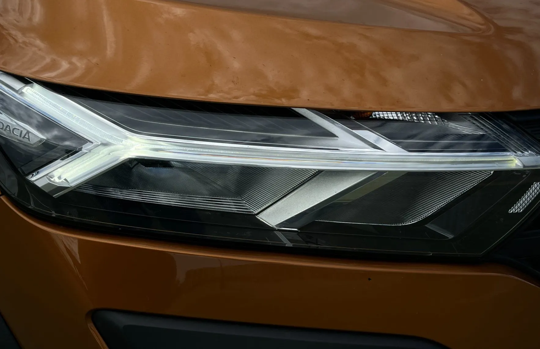 Zunanja slika - Dacia Sandero - 1.0 TCe 90 Comfort LED. VZR KAM. 2X PDC. TEMP.NAVI - 4