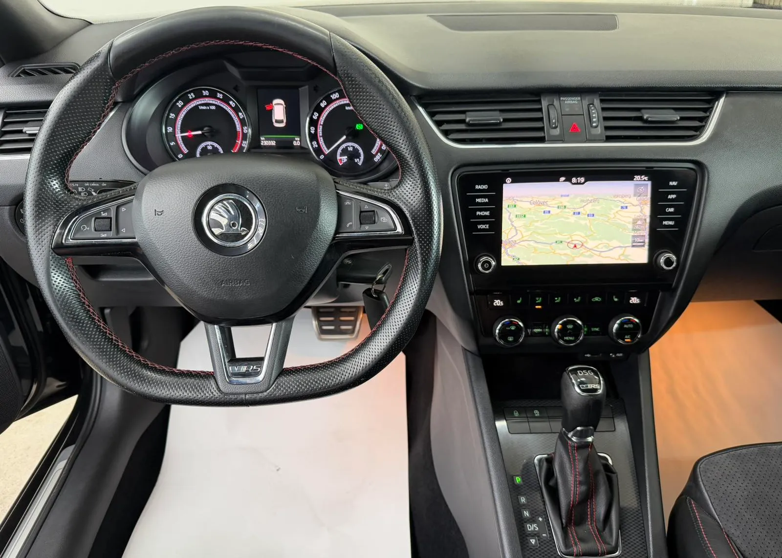 Zunanja slika - Škoda Octavia - Combi 2,0 TDI RS DSG - 4