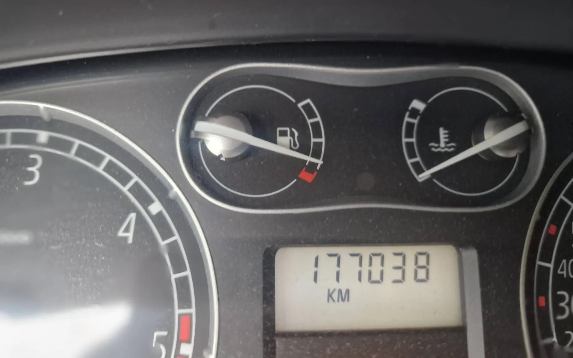 Notranja slika - Renault Laguna - 1.9 dCi - 7