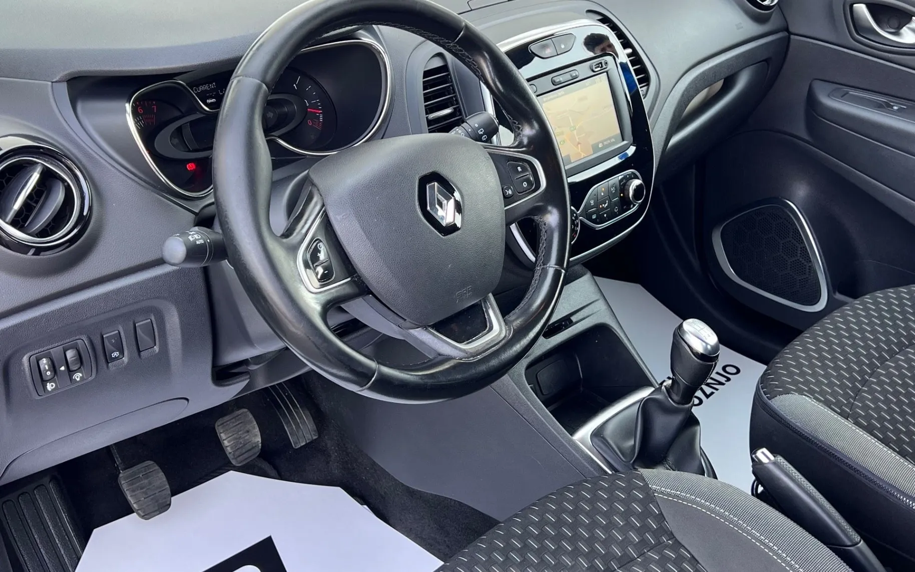 Notranja slika - Renault Captur - TCe+1.LAST+SLO+LED+NAVI+ALU+KEMERA - 10