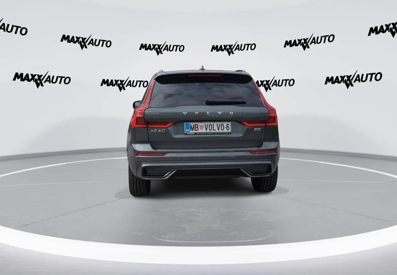 Zunanja slika - Volvo XC60 - B5P AWD Plus Dark Avt. - 4