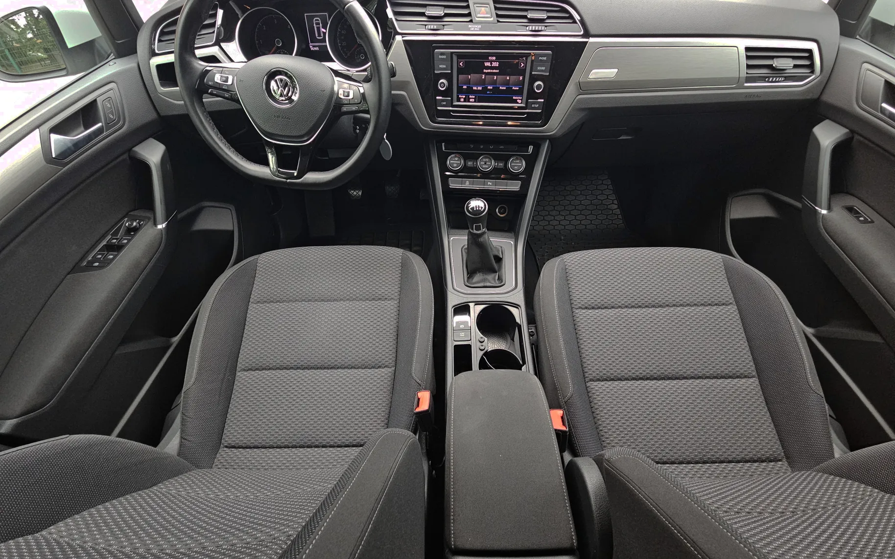 Notranja slika - Volkswagen Touran - 1,6 TDI BMT Family - 9