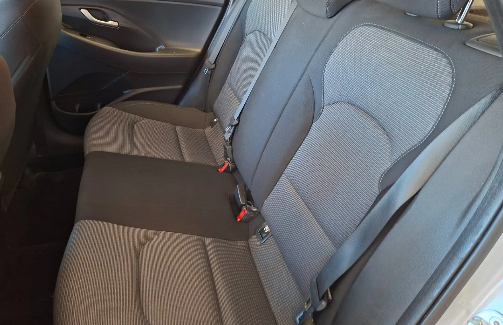 Zunanja slika - Hyundai i30 - 1.6 CRDi 110 Style-1.LASTNIK-SLO-LED-KAMERA-PDC- - 15