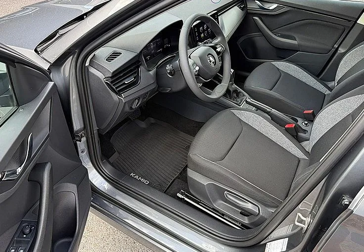 Zunanja slika - Škoda Kamiq - 1.0 TSI Essence DSG -1.LASTNIK -  NA OBROKE - - 5