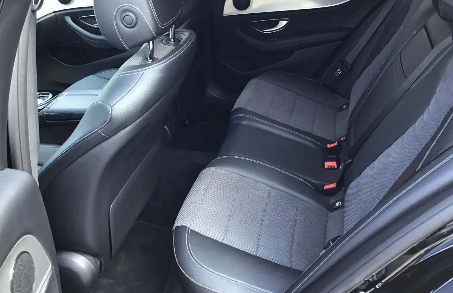 Zunanja slika - Mercedes-Benz E-Razred - E 220 d AMG Style. kamera. navi. LED - 9