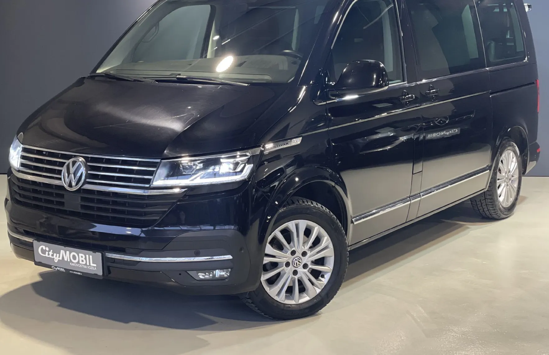 Zunanja slika - VW Multivan - SLO-LED-ALCANTARA-KMAERA-RADAR-NAVI-DVOJNA VRATA - 1