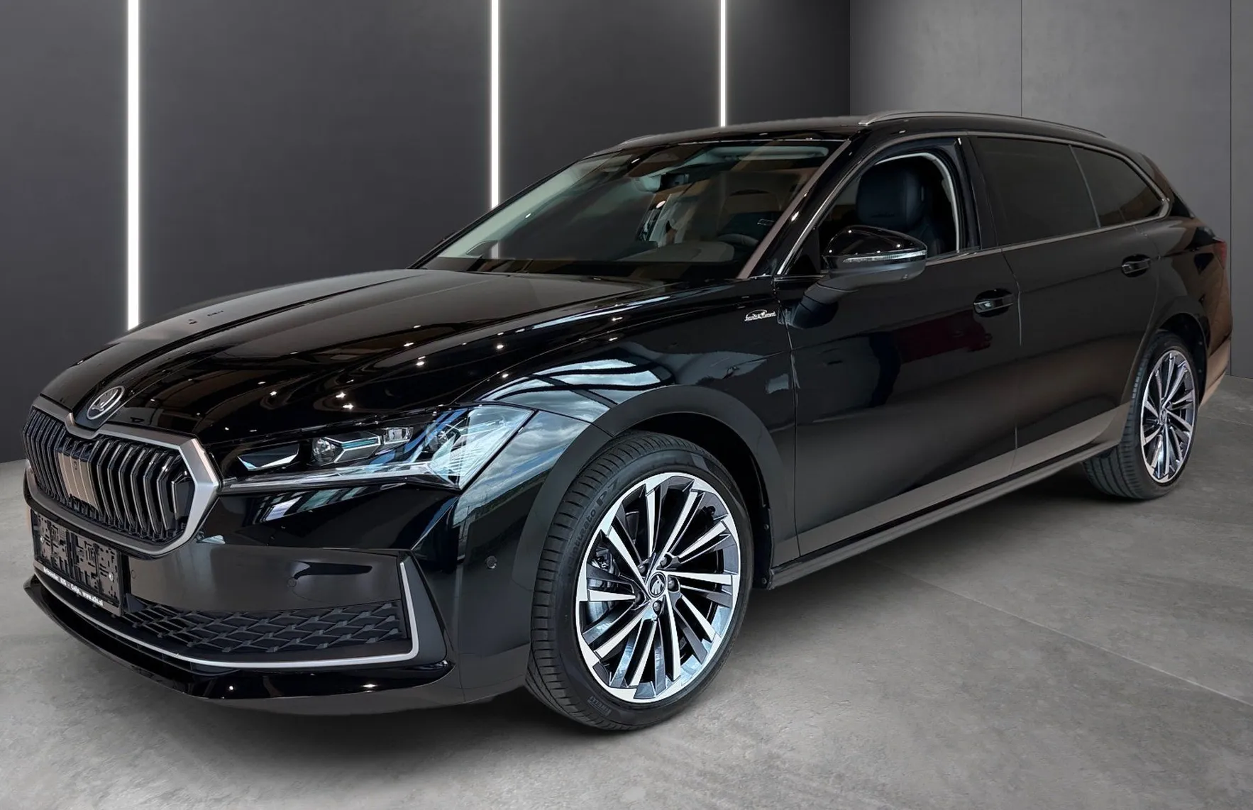 Zunanja slika - Škoda Superb - Combi 2.0 TDI L K DSG - 1