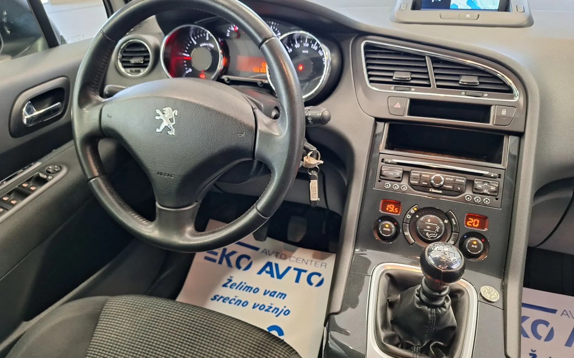 Notranja slika - Peugeot 5008 - ACTIVE 1.6 HDI KREDIT BREZ POLOGA ODLIČNO OHRANJ - 7