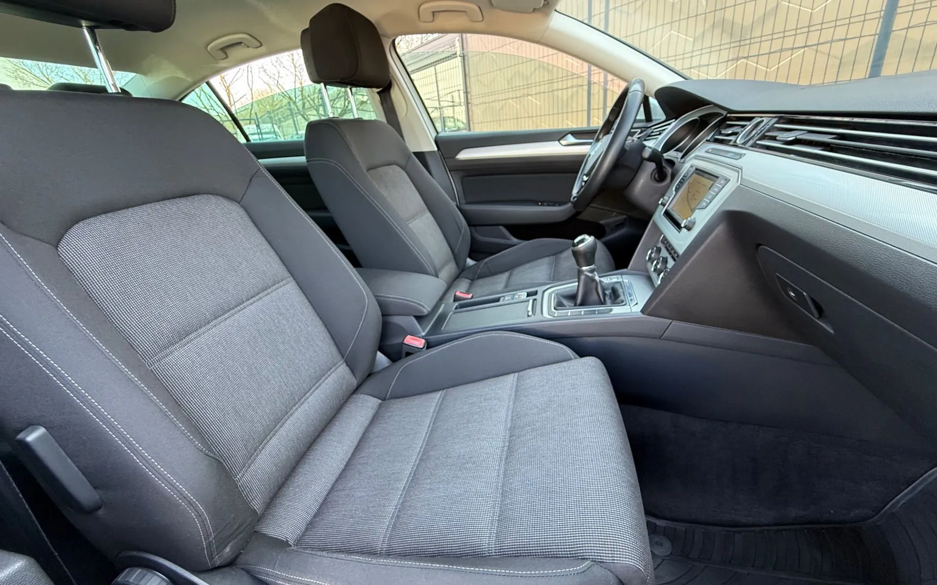 Zunanja slika - VW Passat - 2.0 TDI BMT Highline-Slovensko poreklo-Vel. serv.. - 14
