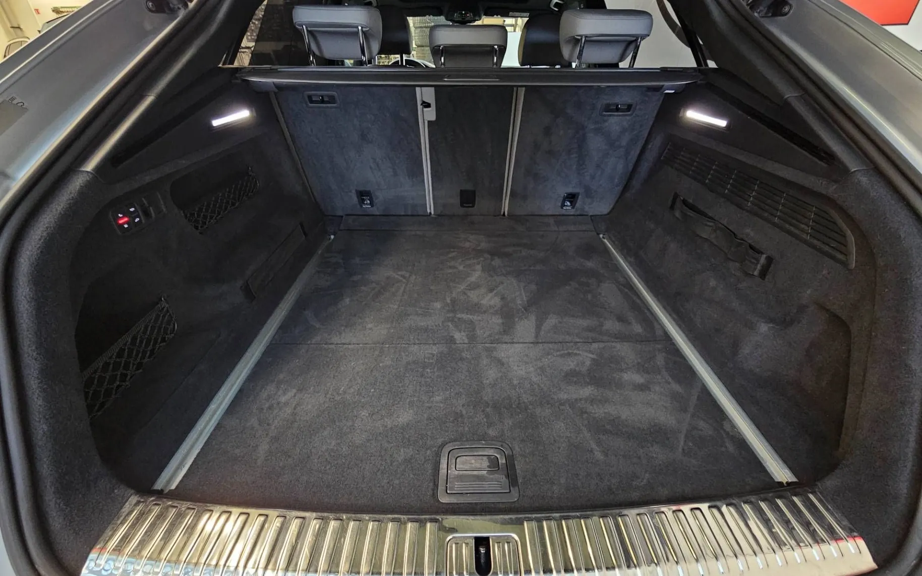 Notranja slika - Audi Q8 - Quattro 50 TDI Tiptronic - 10