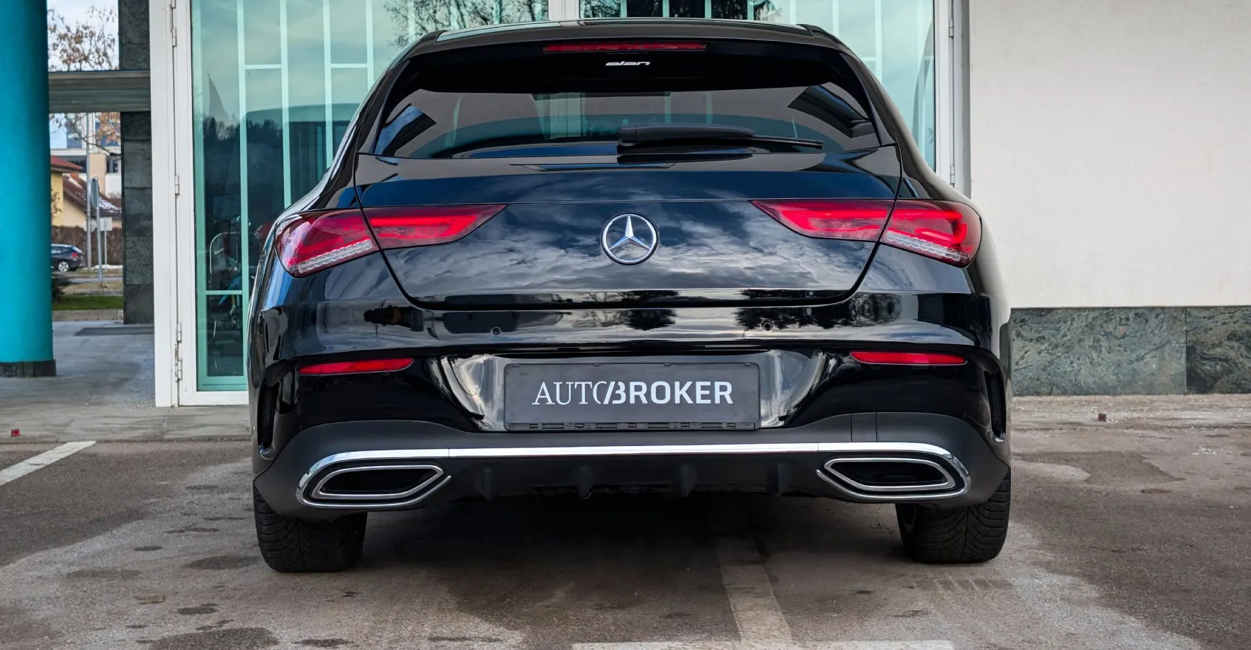 Zunanja slika - Mercedes-Benz CLA-Razred - CLA Shooting Brake CLA 200 AMGLine LED kamera Ambient. Keyless - 6