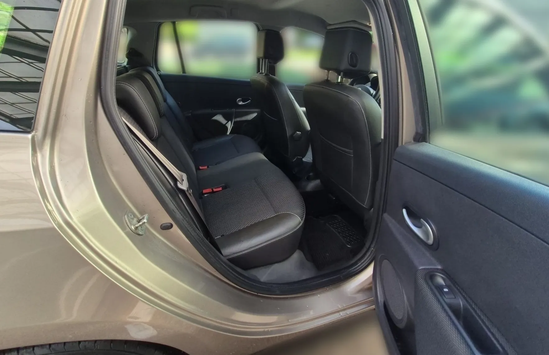 Zunanja slika - Renault Clio - DYNAMIQUE Grandtour 1.2 101PS M5 16V-SLO-1.LASTNIK - 13
