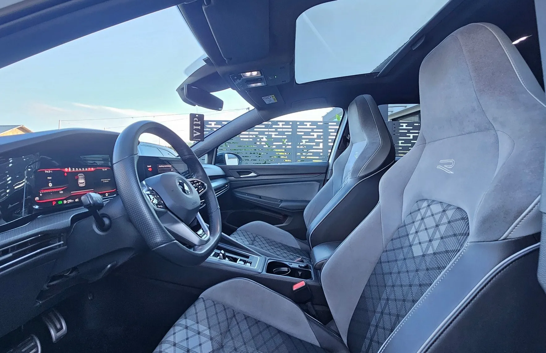 Zunanja slika - Volkswagen Golf - 1.5 eTSI ACT R-Line DSG- ŠIBEDAH-IQ LED-ŠP.IZPUH. - 4