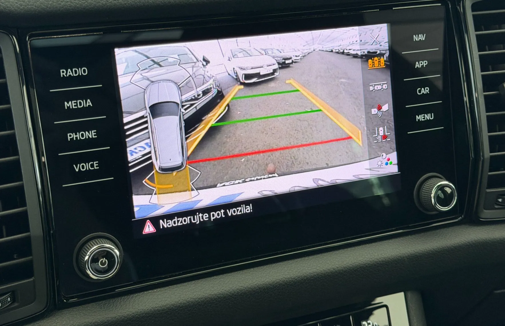 Zunanja slika - Škoda Kodiaq - Sportline 2.0 TDI DSG - USNJE - PANO - KAMERA - 8