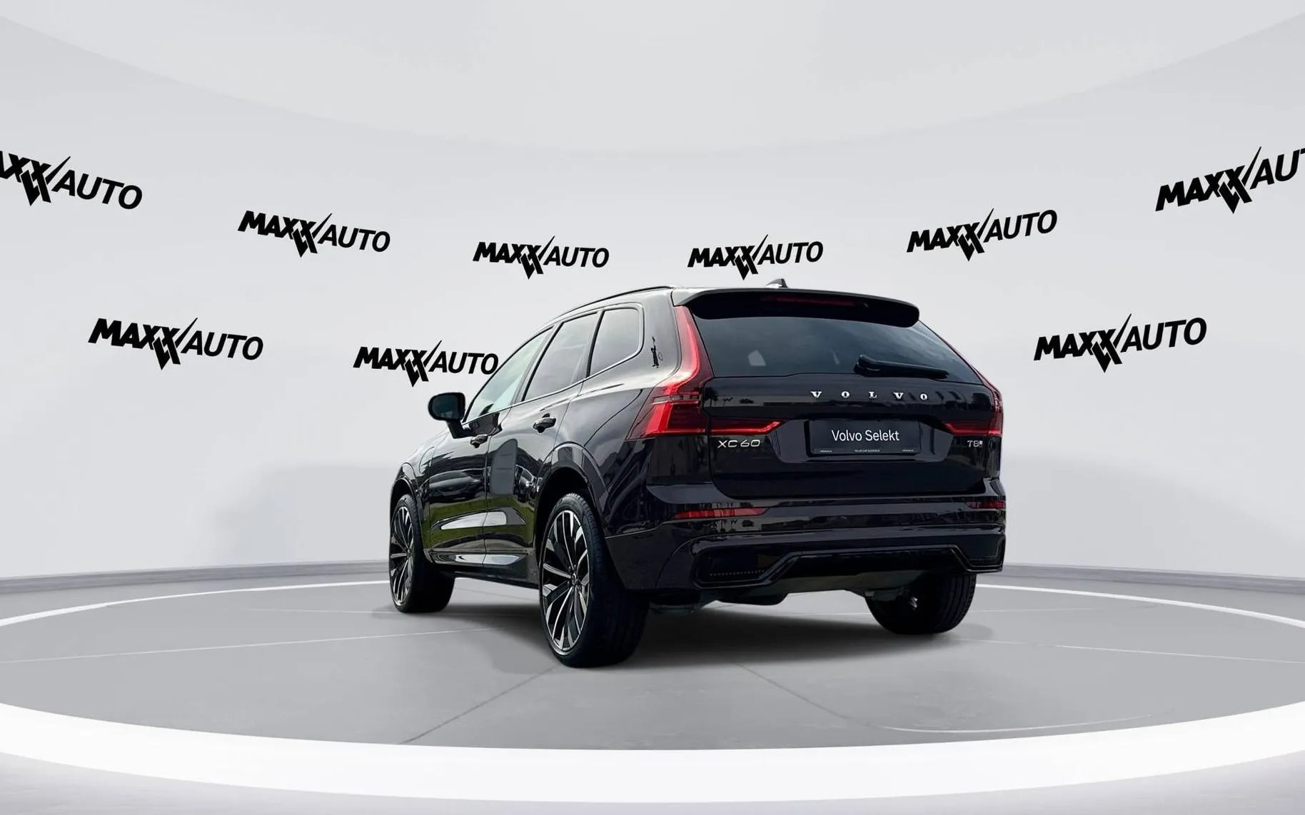 Notranja slika - Volvo XC60 - T8 AWD Recharge Twin Engine Ultra Dark Avt. - 7