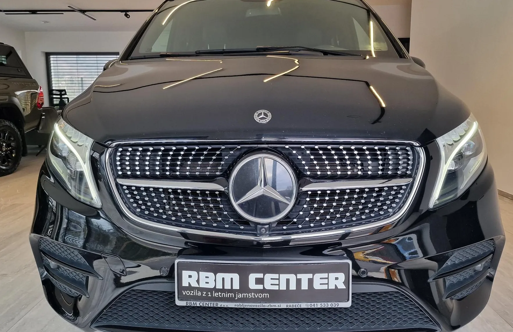 Zunanja slika - Mercedes-Benz V-Razred - V 300d LONG|AMG LINE|4X4|PAN|360|BURMESTER| - 7