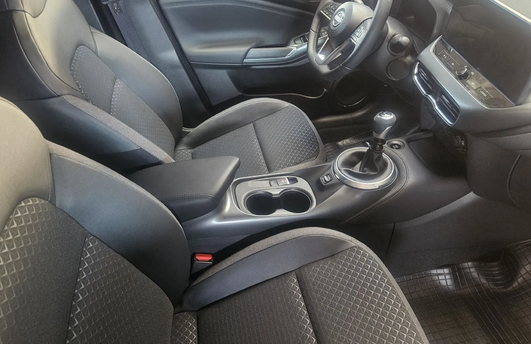 Zunanja slika - Nissan Juke - 1.0 DIG-T 114 N-Connecta - 7