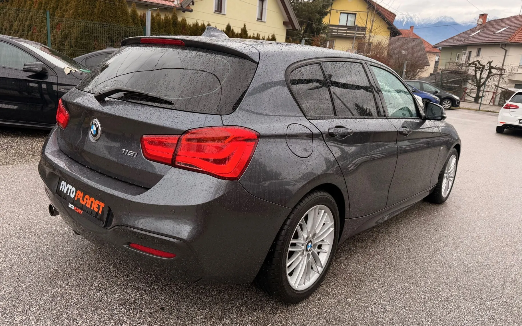 Zunanja slika - BMW Serija 1 - : 118i M Sport Shadow 1.LASTNIK FULL LED ALU17 - 5