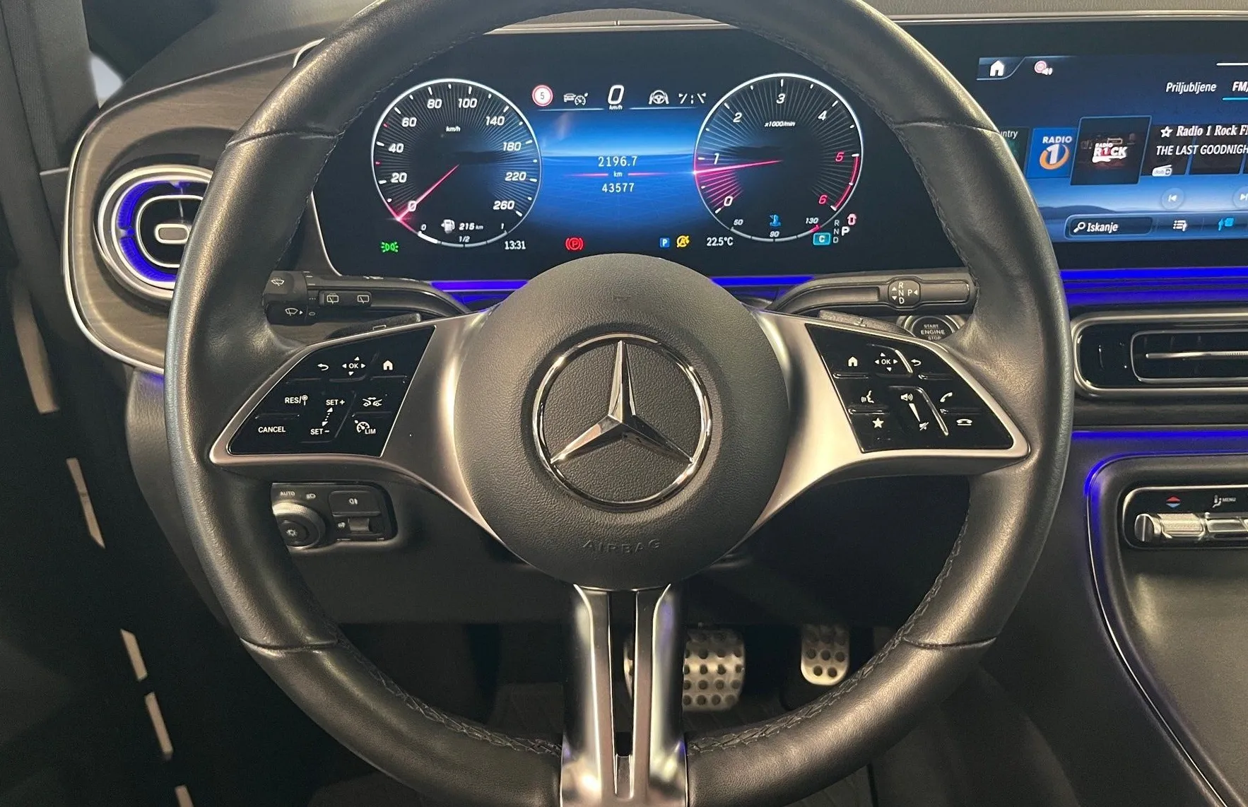 Zunanja slika - Mercedes-Benz V-Razred - V 300 d 4MATIC AMG Line dolgi Avt. - 8