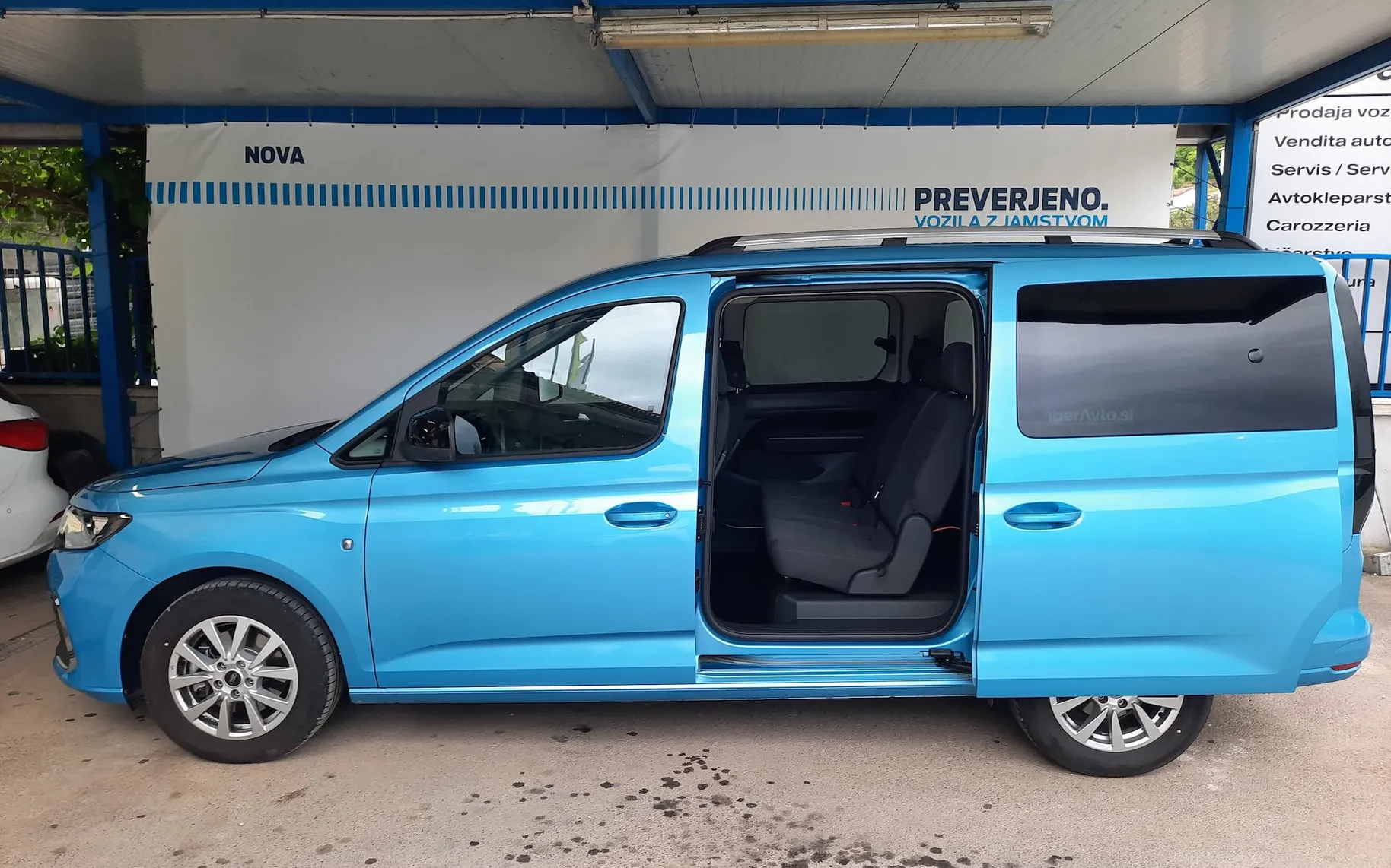 Zunanja slika - Ford Tourneo Connect - 1.5 EcoBoost 114 KM  M6. TITANIUM L2 - 4