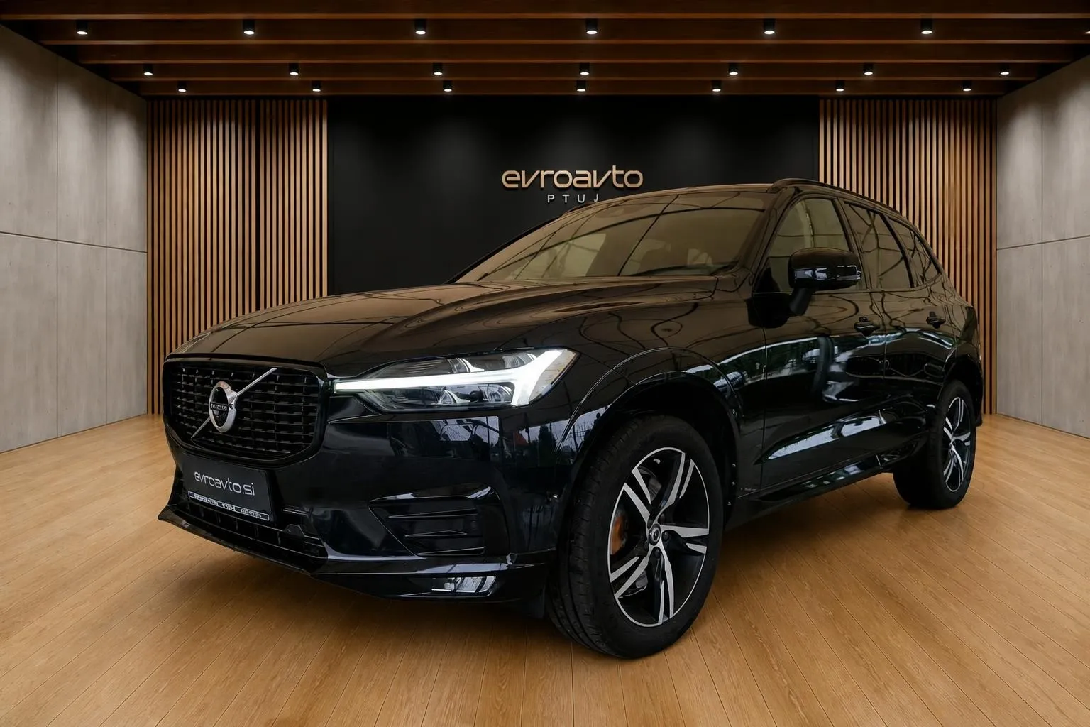 Zunanja slika - Volvo XC60 - B4D R-Design Avt.-Head-up zaslon  HUD -360-Radar - 2