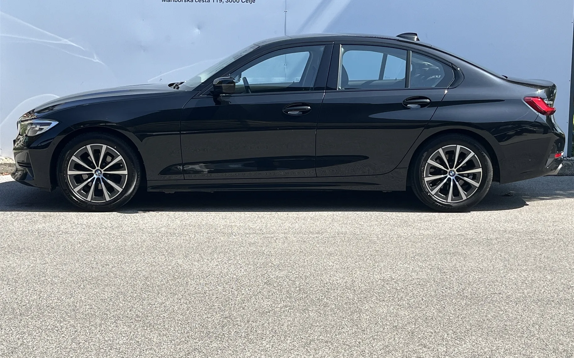 Zunanja slika - BMW Serija 3 - 318i Limuzina - 3