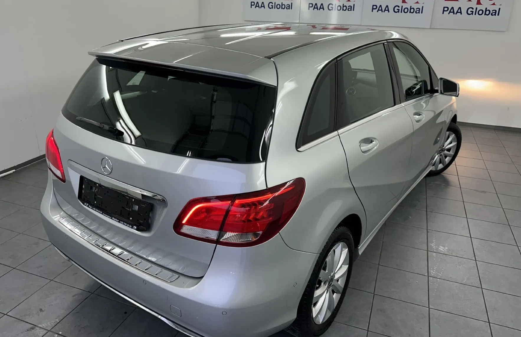 Zunanja slika - Mercedes-Benz B-Razred - B 180 d..NEMŠKI.NAVI.80 KW.SAMO 120.000 KM.DIZEL - 15