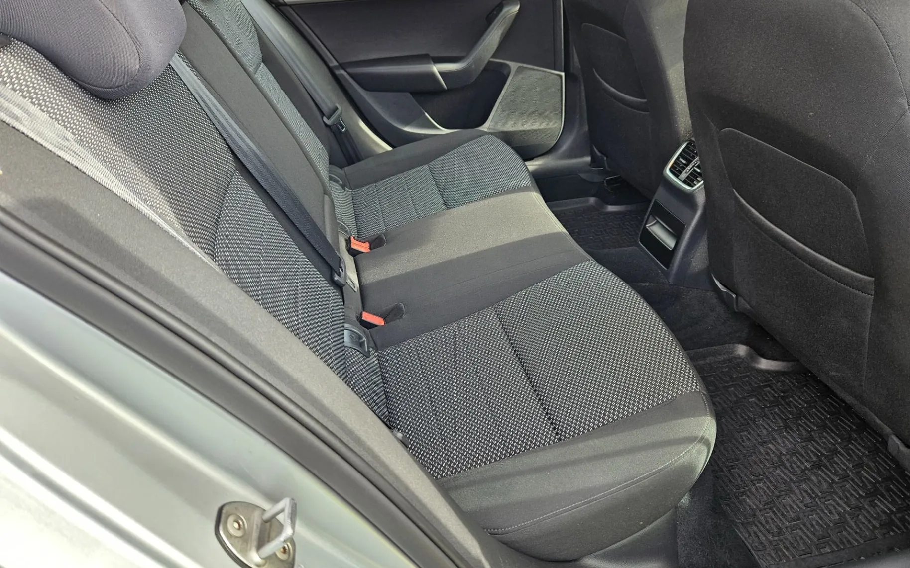 Notranja slika - Škoda Octavia - 1.6 TDI Family ... - 11