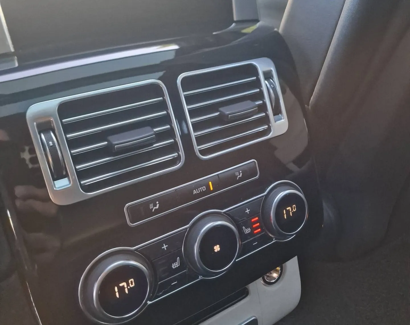 Notranja slika - Land Rover Range Rover - VOGUE 5.0 V8 SUPERCHARGED - 9