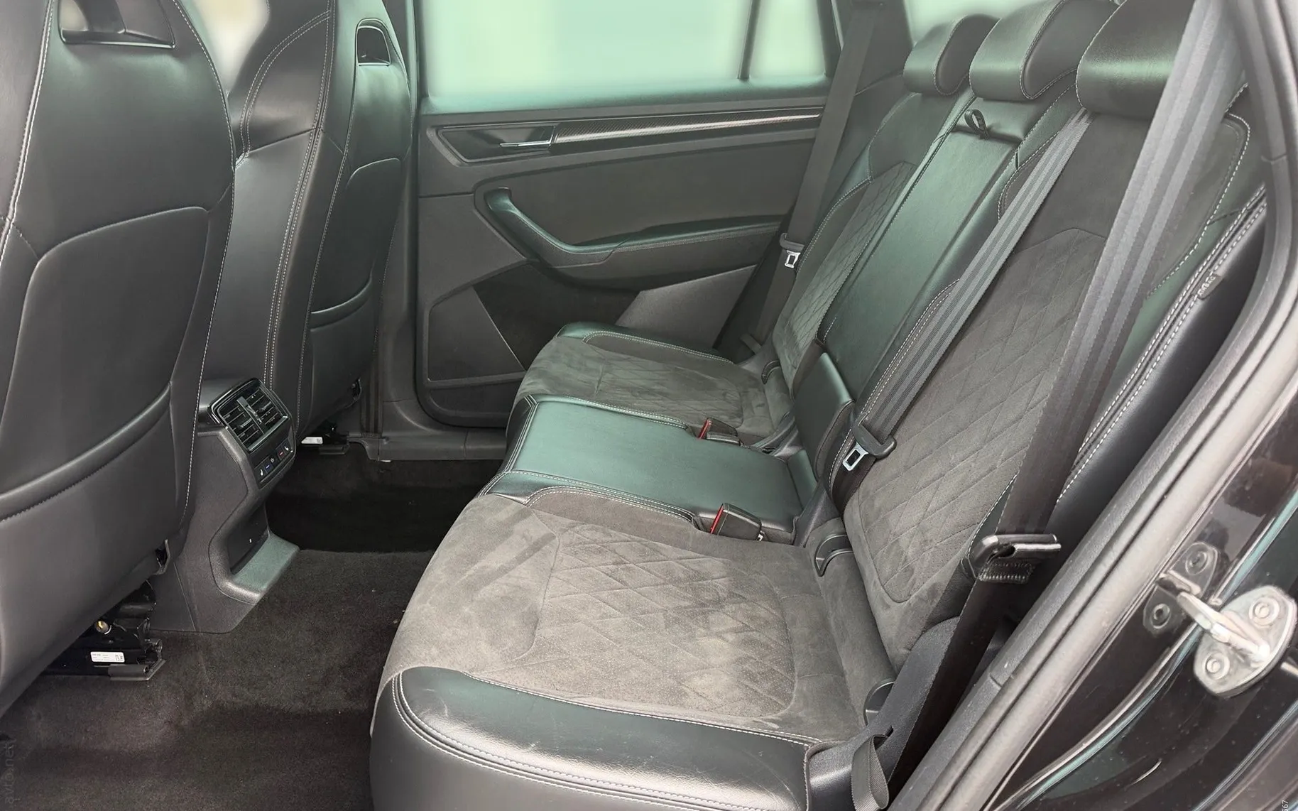 Notranja slika - Škoda Kodiaq - 4x4 2.0 TDI Sportline DSG-20 COL Webasto-Memory - 11