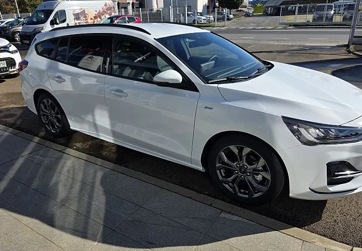 Zunanja slika - Ford Focus - ST-Line 1.0 Ecoboost Hybrid 155KM - 4